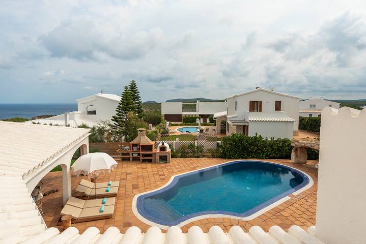 Location de vacances pour 8 personnes, avec jardin et terrasse à Cala Morell - 2