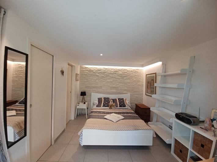 Gîte pour 2 personnes, avec jardin et bassin pour enfant ainsi que vue sur le lac et vue à Aurec-sur-Loire - 2