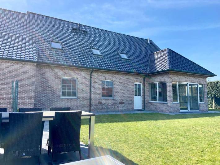 Maison de vacances pour 14 personnes, avec jardin et terrasse ainsi que piscine et jacuzzi à Wingene