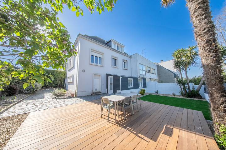Spacieuse maison rénovée avec goût - Tout à pied in Larmor-Plage, Côte des Mégalithes