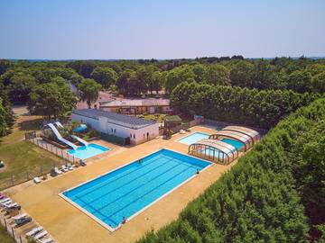 Gîte pour 6 personnes, avec jardin et piscine ainsi que terrasse et bassin pour enfant, animaux acceptés à Saint-Yvi
