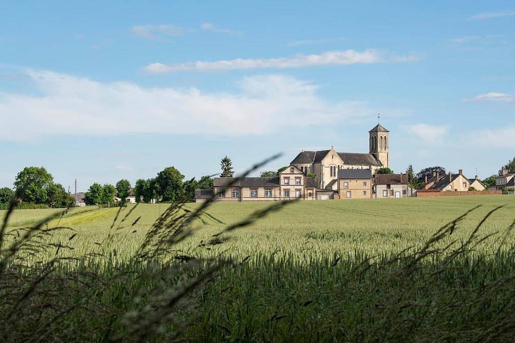 Pet friendly, spacious farmhouse on the Courtomer Estate, Normandy in Courtomer, Région d'Alençon