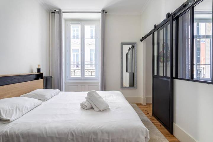 Gîte pour 2 personnes, avec balcon et vue dans Office De Tourisme De Royat Chamalieres - 3