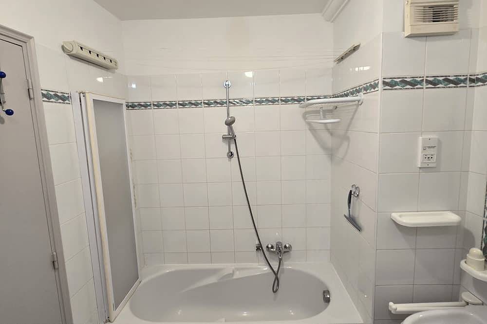 Ganze Wohnung, Appartement Côte D'azur Accès Direct Plage in Théoule-sur-Mer, Massif de l'Esterel