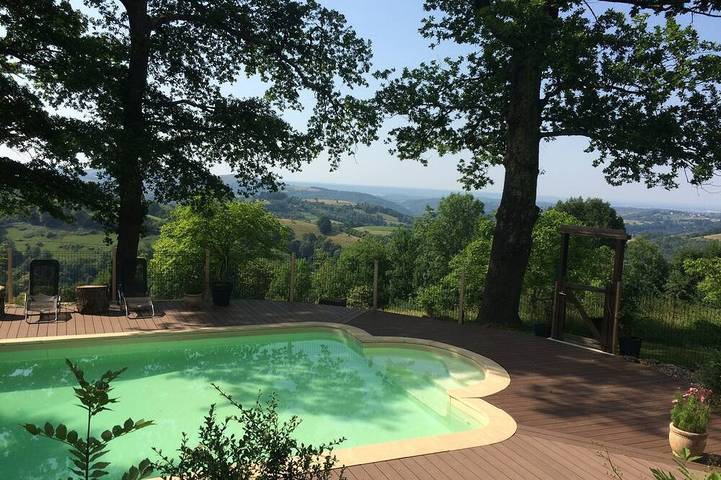 Gîte pour 14 personnes, avec terrasse et jardin à Ossun-ez-Angles