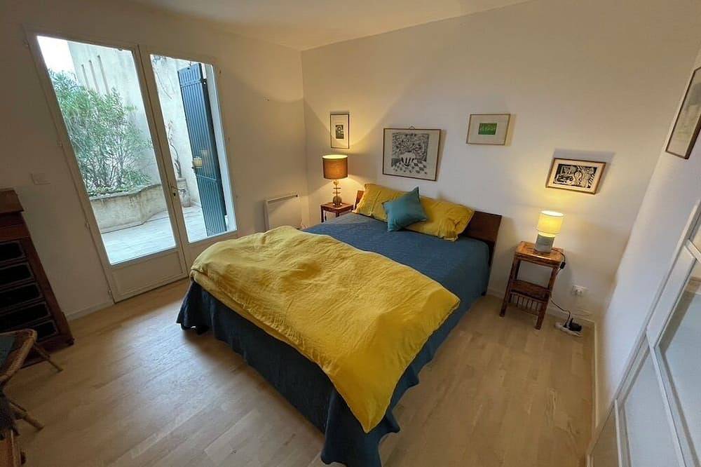Romantic villa at the heart of Provence with olive grove and swimming pool in Puyvert, Regionaler Naturpark Luberon