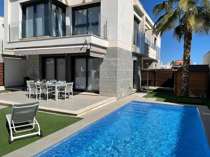 Casa rural para 6 personas, con Terraza y Piscina en Jacarilla - 4