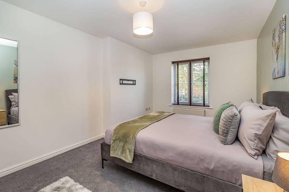 Entire apartment, Mayfair, Billinge, Wigan in Wigan, Greater Manchester