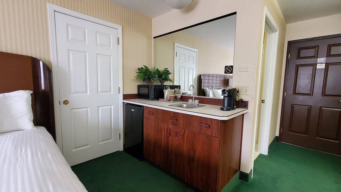 Rogue Regency Inn Medford Airport in Medford, Oregon
