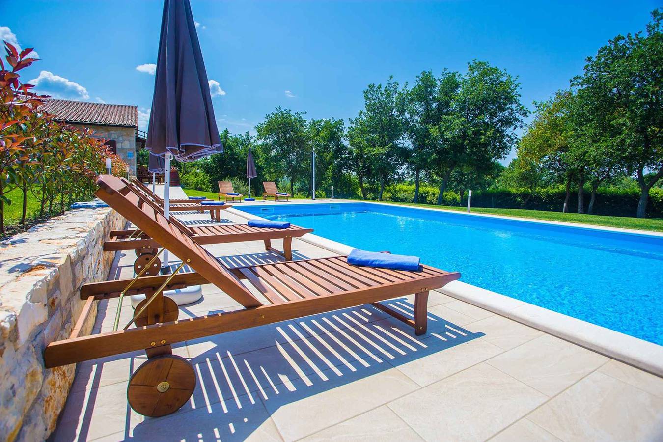 Ganze Ferienwohnung, Ferienwohnung mit Klimaanlage und Pool in Selina, Zentralistrien