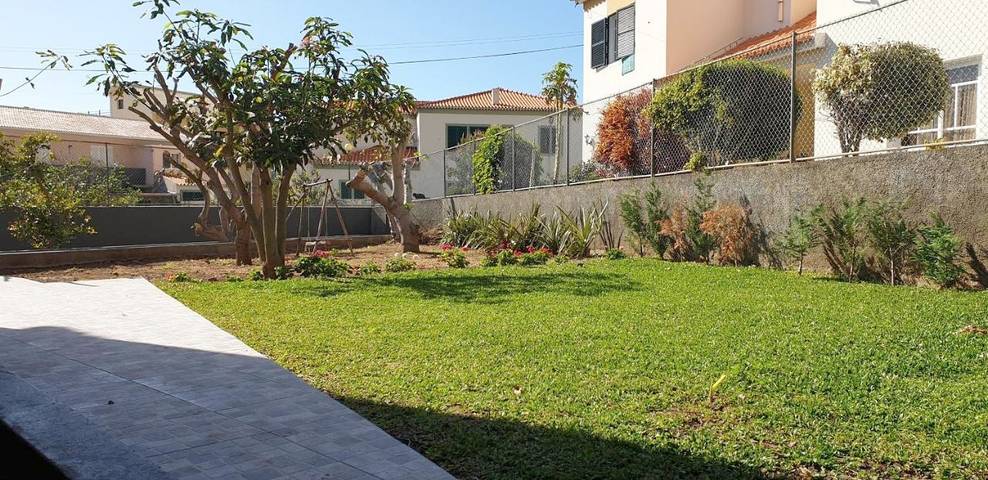 Location de vacances pour 9 personnes, avec jardin et vue à Paul Do Mar - 2