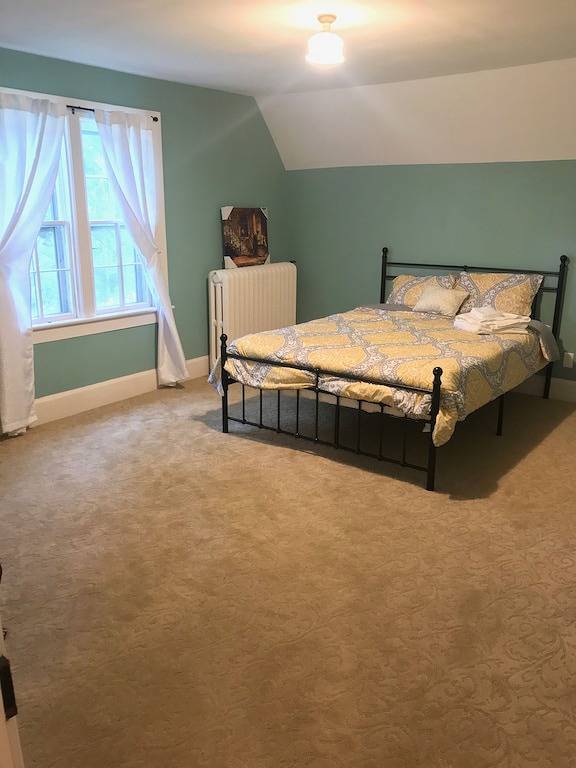 Farmhouse Within City Limits & Close to Luther College in Decorah, Winneshiek County