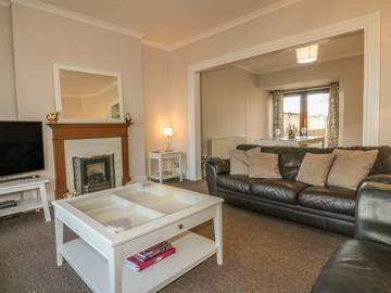 Cottage for 12 People in Newquay, Cornwall, Photo 4