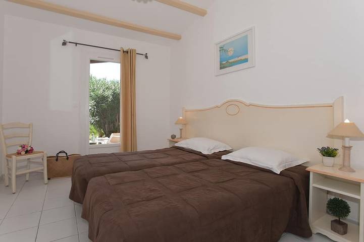 Villa pour 6 personnes, avec jardin ainsi que piscine et terrasse dans Santa Giulia - 4