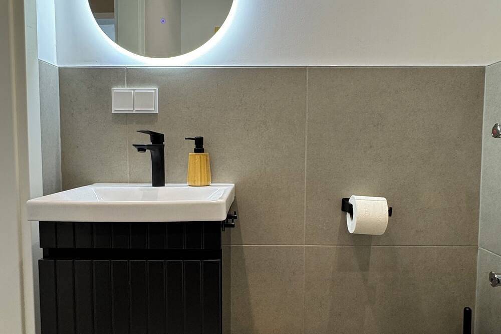 Appartement entier, Apartment Sana Klinik No 12 Balcony in Offenbach-sur-le-Main, Offenbach