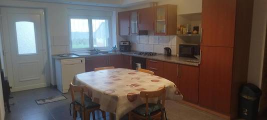 Gîte pour 4 personnes, avec piscine ainsi que vue et terrasse, animaux acceptés dans Kerprich-aux-Bois