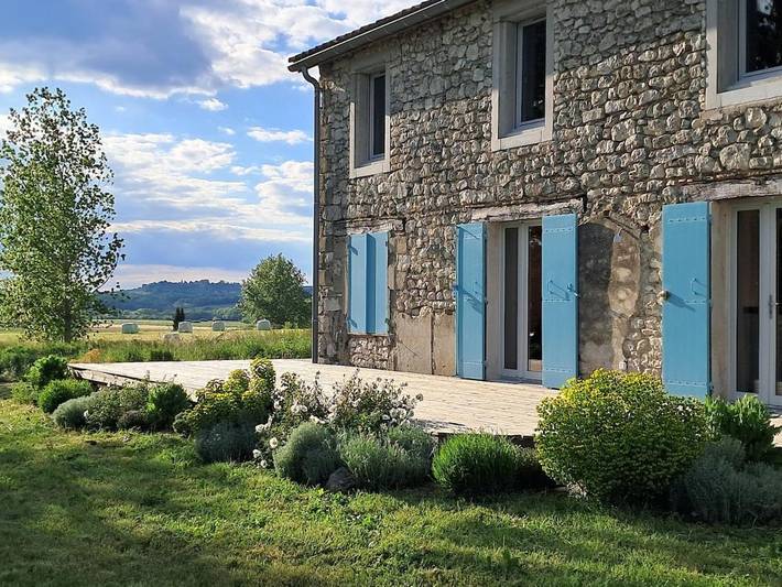 Location de vacances pour 8 personnes, avec Terrasse et Vue dans Lac de l'Escourou