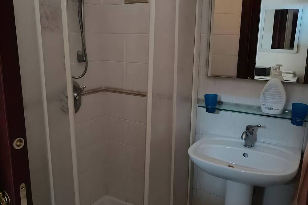 Appartamento intero, Appartamento a Capoterra: praticità e relax a pochi minuti dal mare in Capoterra, Cagliari e Dintorni