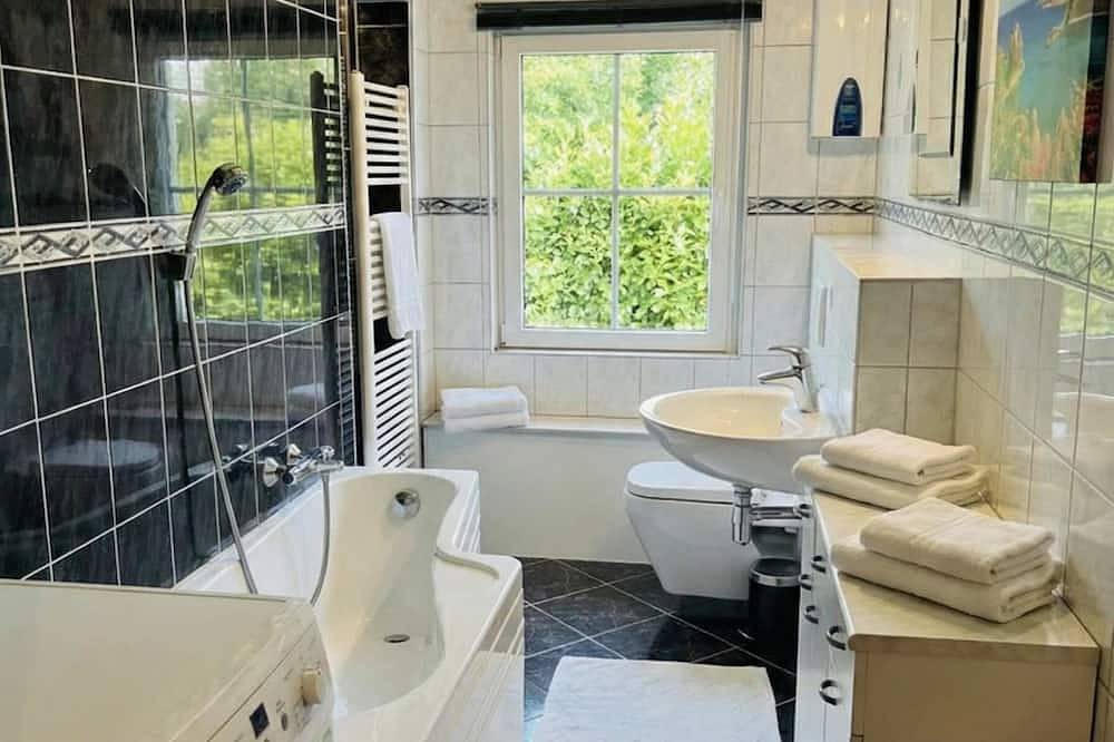 Ganze Wohnung, Huus am Strandweg – Ihr gemütliches Feriendomizil am Wasser in Canow in Canow, Wustrow (Mecklenburgische Seenplatte)