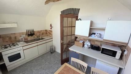 Glamping for 3 People in Goodwick, Pembrokeshire, Photo 4