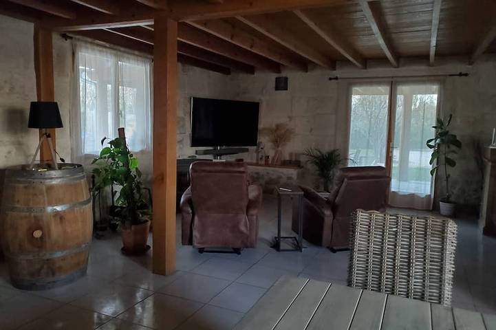 Location de vacances pour 7 personnes, avec jardin, animaux acceptés à Bernis - 2