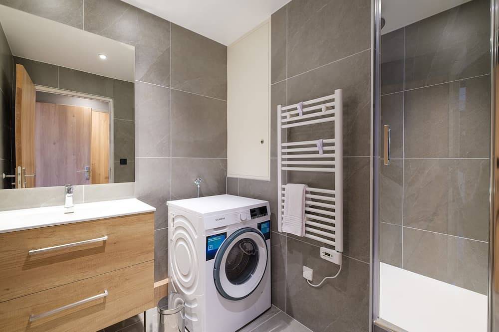 Ganze Wohnung, T2 lumineux avec Wi-Fi & cuisine équipée in Lons-le-Saunier, Jura