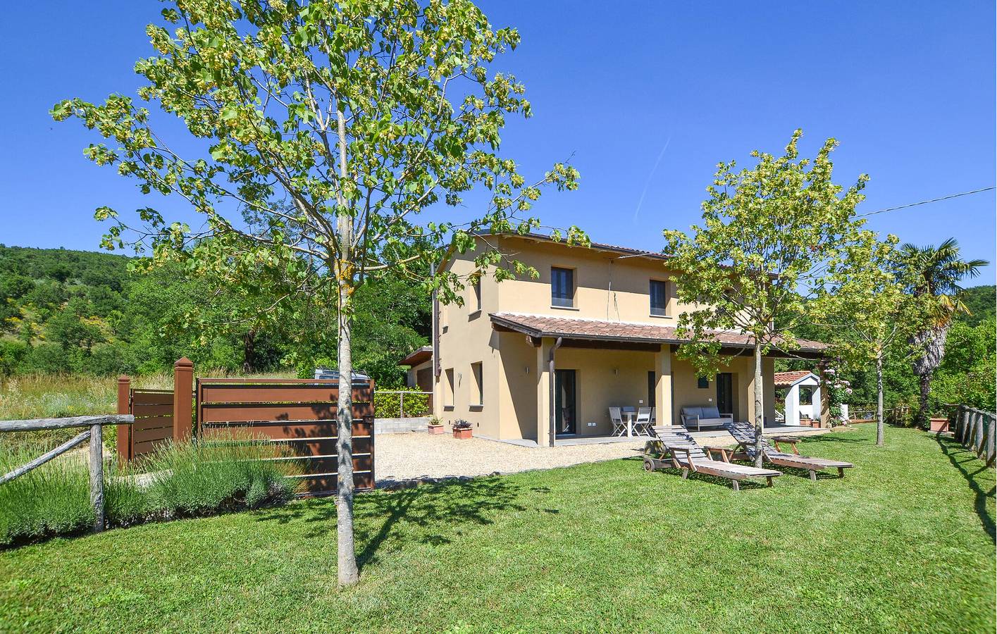 Accogliente appartamento con 1 camera da letto, piscina, giardino e Wi-Fi in Arezzo, Provincia di Arezzo