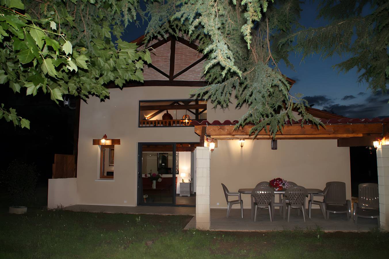 Gîte Jardin De Pomarède avec terrasse privée, Wi-Fi et climatisation in Prigonrieux, Périgord Pourpre