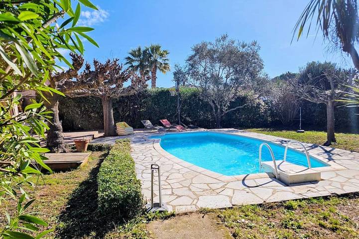 Villa pour 8 personnes, avec terrasse et jardin - 1