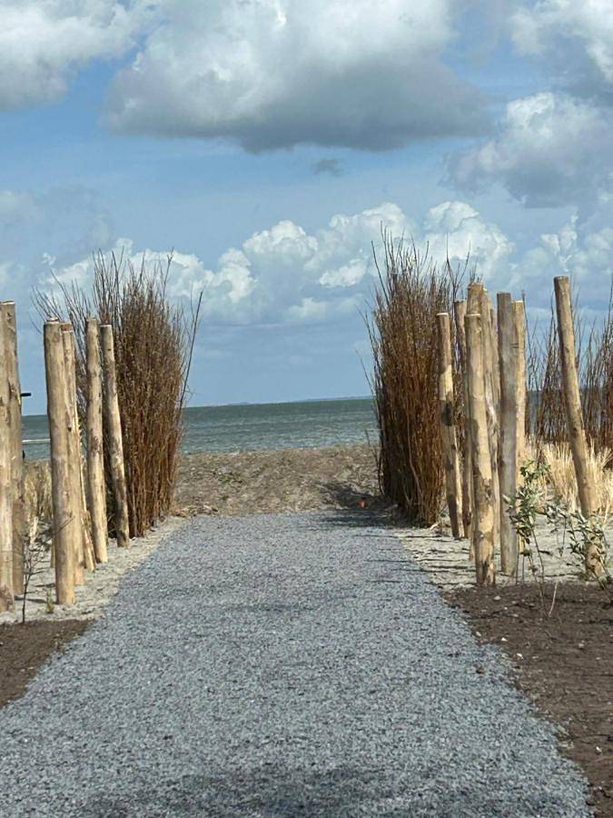 Beach villa at the Ijsselmeer 8p in Enkhuizen, Ijsselmeer