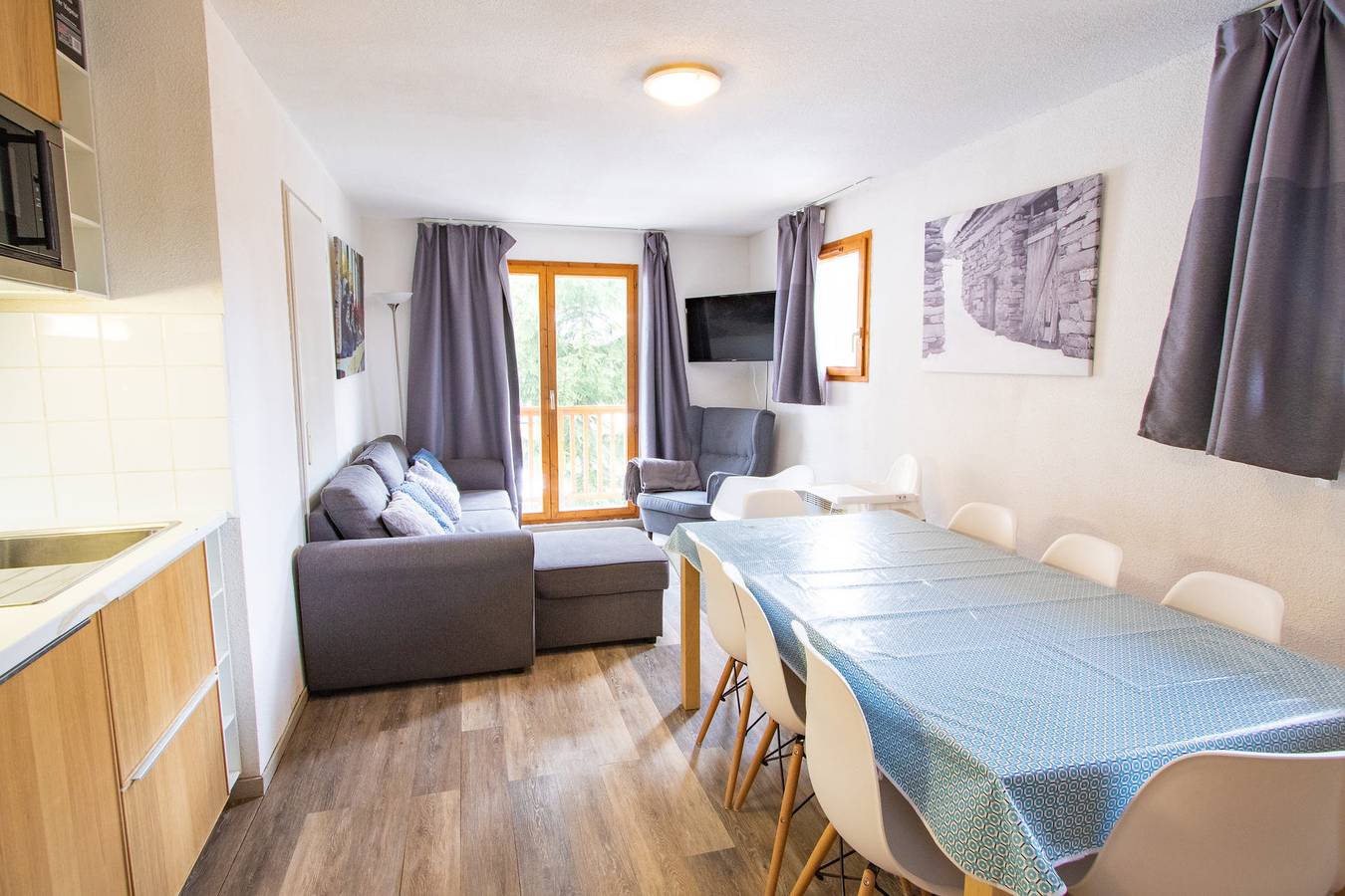 Appartement entier, Bel appartement au calme, avec une jolie vue sur les montagnes in Valfréjus, Modane