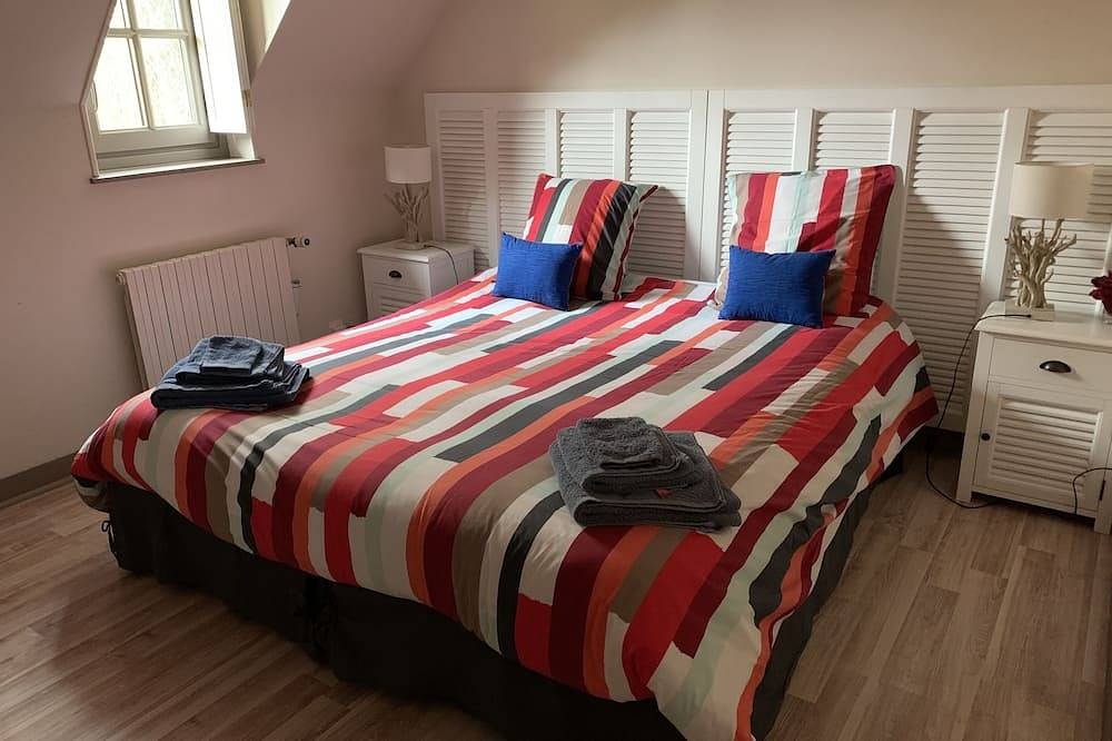 Espléndida auténtica residencia normanda con piscina y cancha de tenis in Sainte-Famille-en-Auge, Region de Lisieux