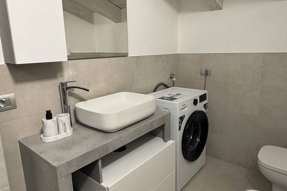 Ganze Wohnung, Felicita – Cascata Terrace with Lake View in Lecco, Westliche Bergamo-Alpen