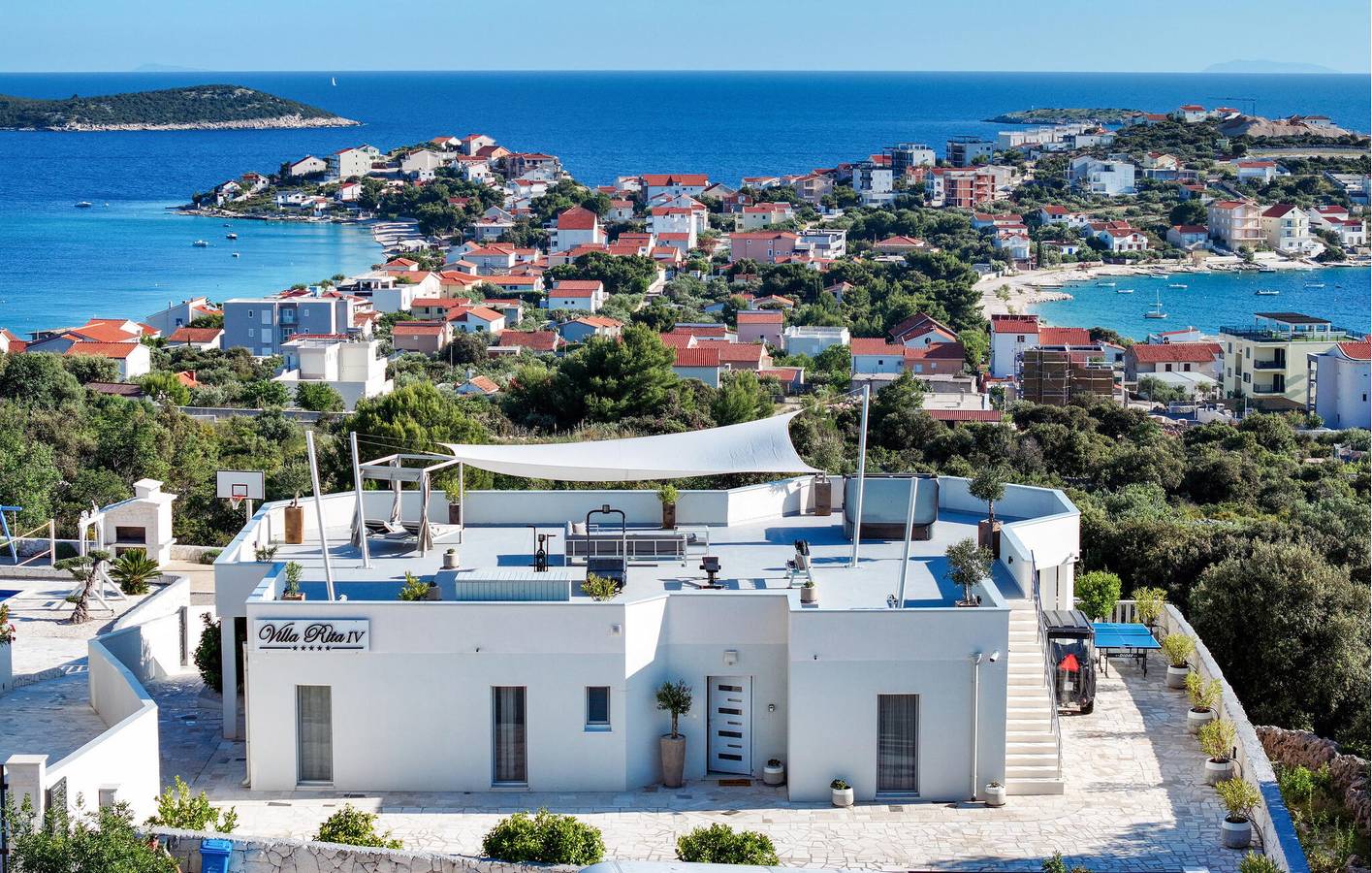 Gemütliche 2-Zimmer-Wohnung mit Pool, WLAN und Parkplatz in Strandnähe in Sevid, Split-Dalmatien