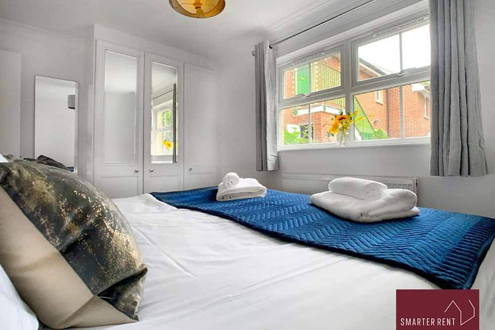Apartamento entero, Wokingham - 2 Bedroom Maisonette - With Parking in Wokingham, Berkshire