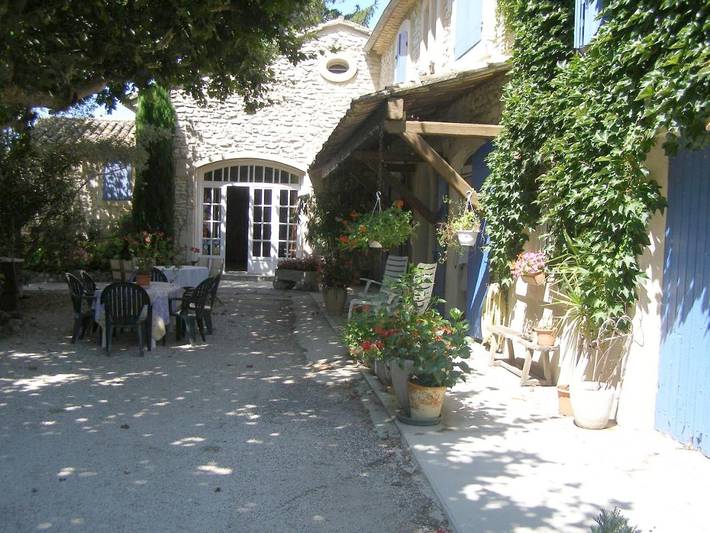 Maison d’hôte pour 2 personnes, avec Terrasse et Piscine à Eyragues