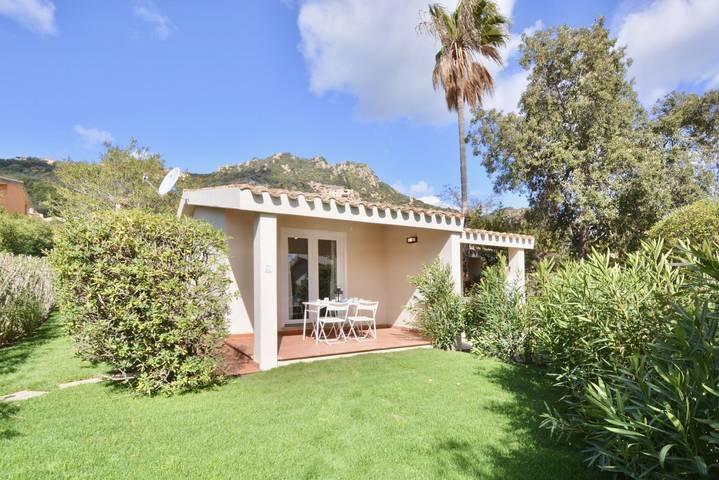 Ferienwohnung für 4 Personen, mit Meerblick und Garten in Costa Rei