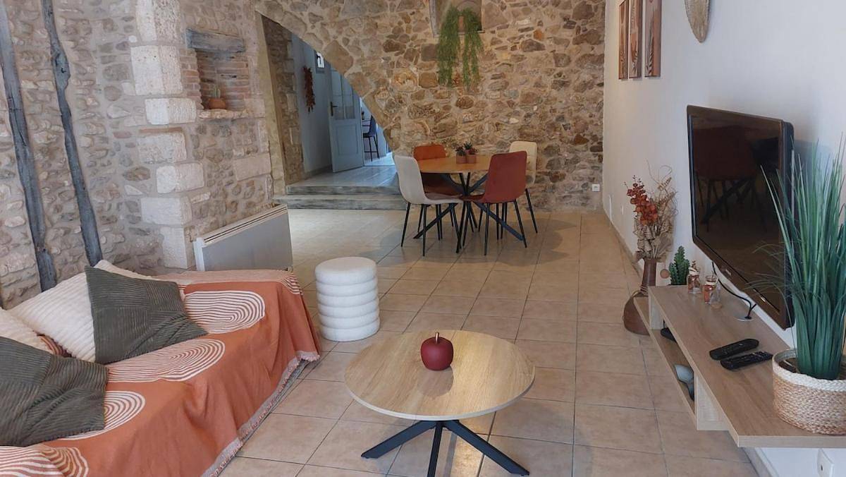 Appartement entier, Appartement en centre-ville in Nontron, Parc naturel régional Périgord-Limousin