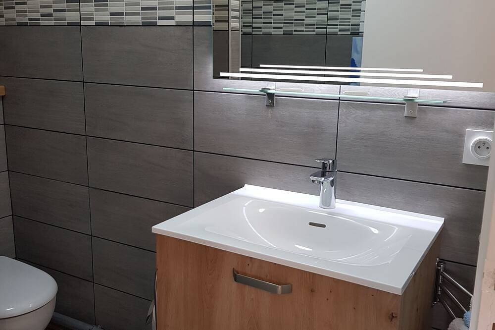 Appartement entier, Studio grand standing avec terrasse à 2 pas du centre ville. in Le Puy-en-Velay, Haute-Loire
