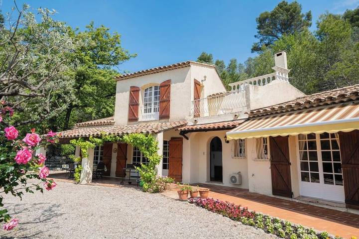 Location de vacances pour 8 personnes, avec jardin et balcon à Callas
