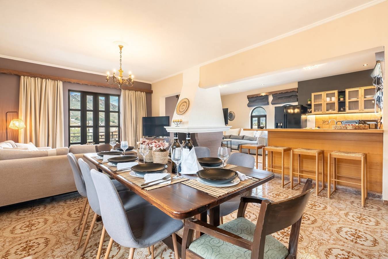 Geheel appartement, Appartement 'Afentika Grand Flat' met Uitzicht op de Bergen, Wi-Fi en Airconditioning in Archangelos, Rhodos