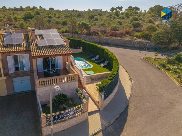 Ferienhaus für 4 Personen, mit Balkon und Pool in Porto Cristo Novo