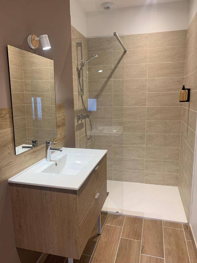 Double Room with Private Bathroom in Menglon, Région de Die