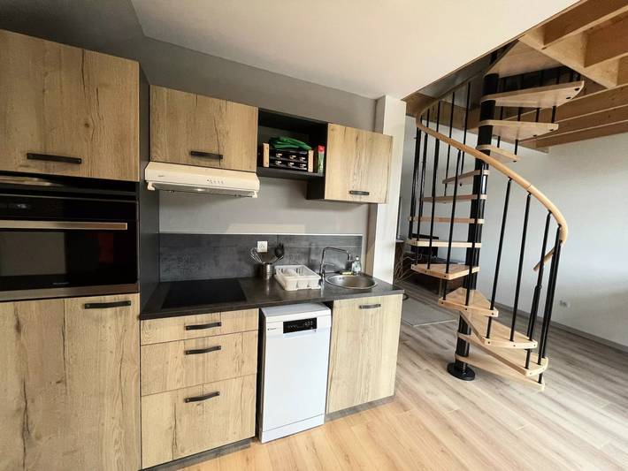 Gîte pour 4 personnes, avec jardin à Albepierre-Bredons - 3