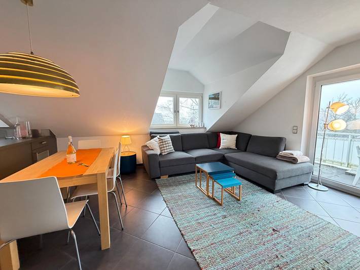 Ganze Wohnung, Maisonette-Ferienwohnung mit Seeblick am Bodensee nahe Strand und Dorf in Unteruhldingen, Uhldingen-Mühlhofen