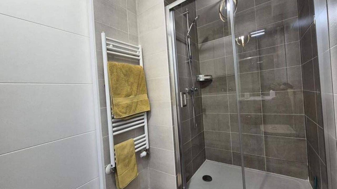 Entire holiday apartment, Ferienwohnung für 2 Personen (40 m²) in Aix-Les-Bains in Aix-les-Bains, Chambéry region