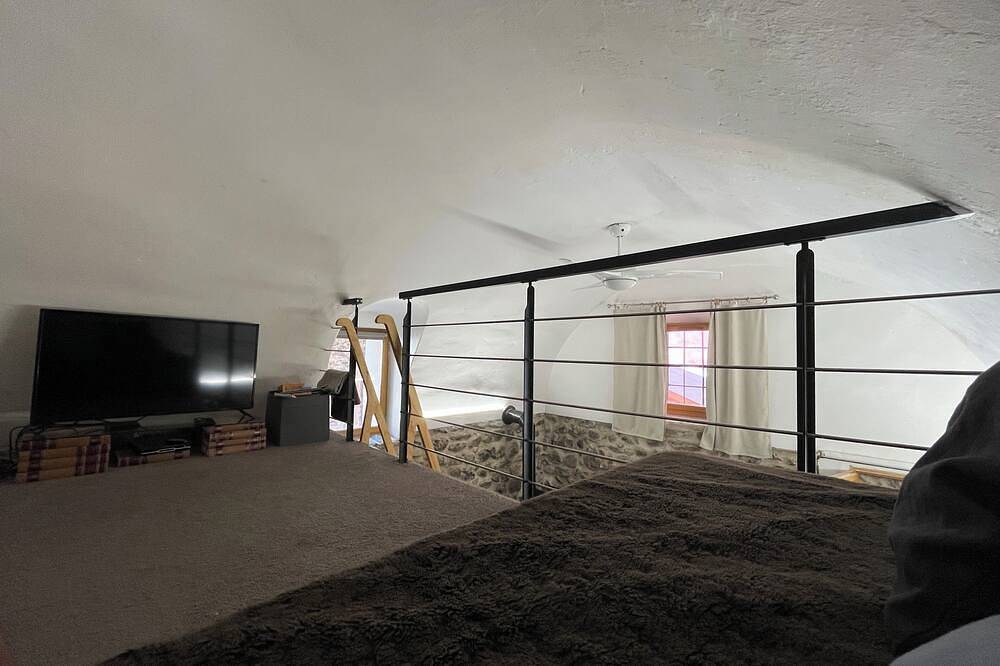 Ganze Wohnung, Charnant Village center apartment with courtyard in Saint-Étienne-de-Tinée, Nizza und Umgebung