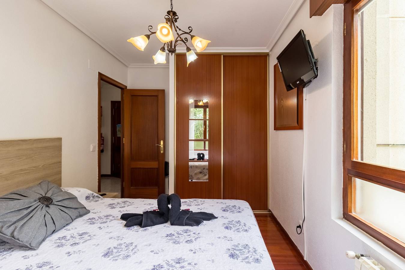 Appartement 'La Ribera' met bergzicht, gedeeld zwembad en Wi-Fi, foto 9
