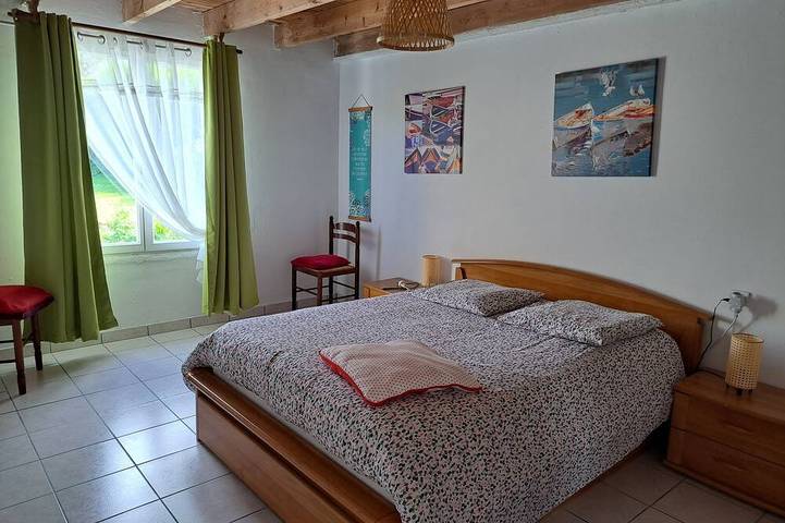 Gîte pour 4 personnes, avec jardin et jacuzzi à Plounévez-Lochrist - 4