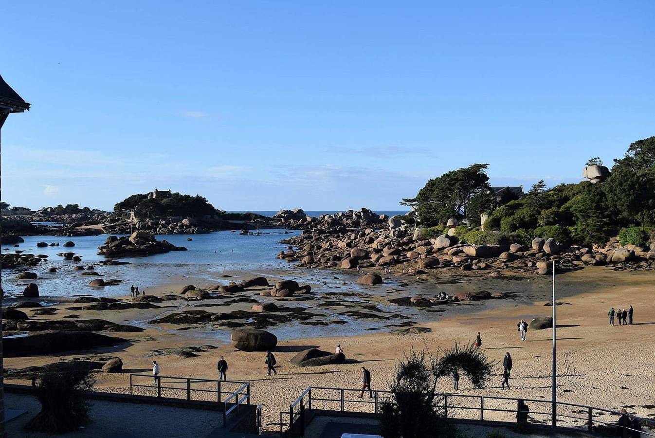 Appartement entier, Appartement 5 pers sur la plage à Ploumanac'h, Vue Mer à Perros-Guirec in Ploumanac'h, Perros-Guirec